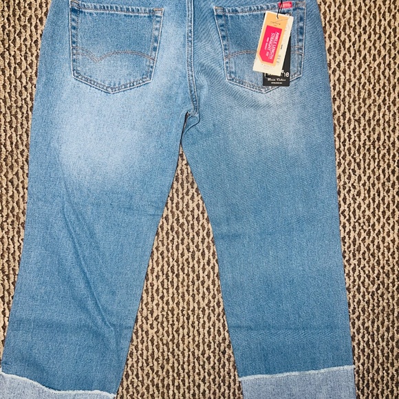 Jeans - Picture 3 of 4